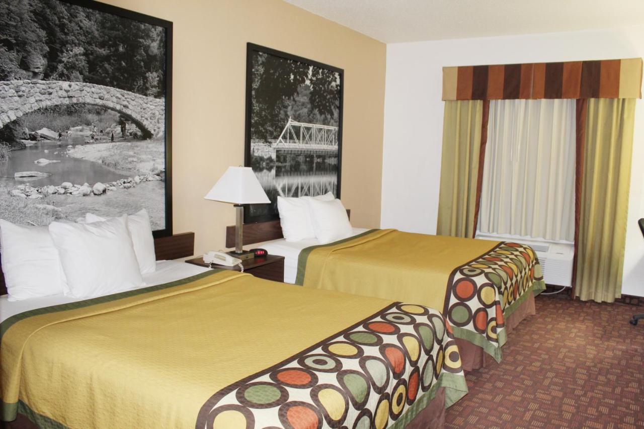 Hotel Super 8 By Wyndham 2*